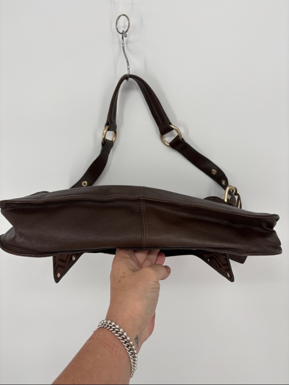 🎪 Via Spiga Dark Brown goat Napa Leather Shoulder Bag with Gold Hardware - Picture 5 of 16